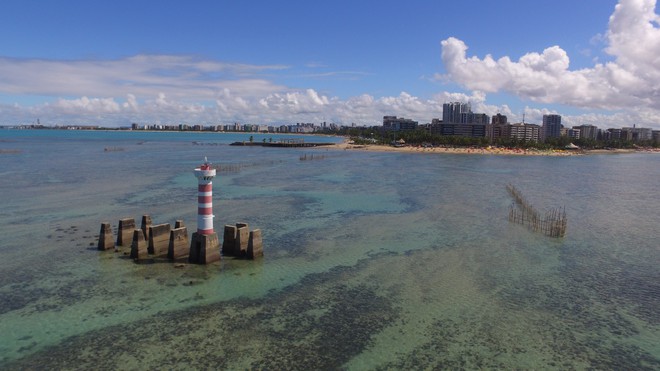 Farol da Praia da Ponta Verde