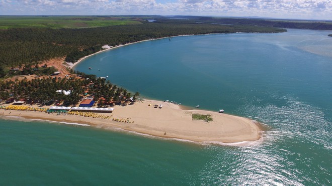Vista aérea da Praia do Gunga.