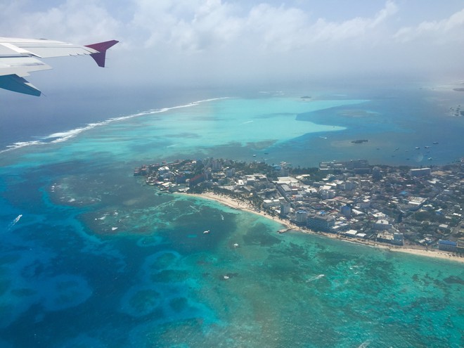 Avião chegando em San Andrés.