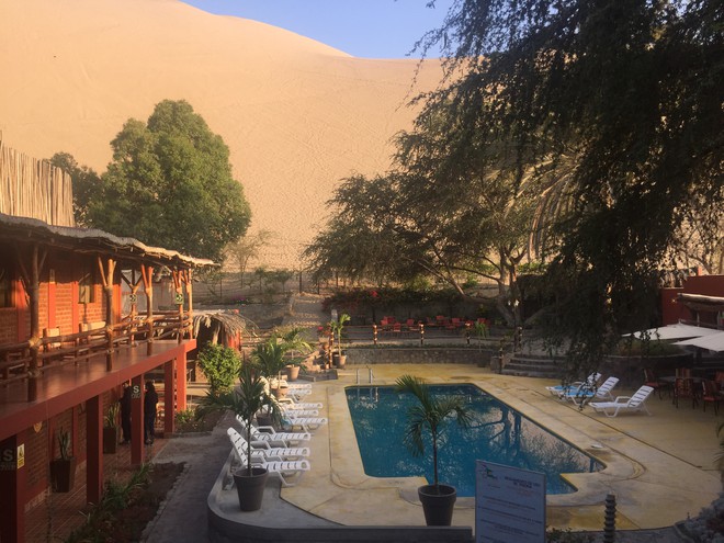 Nosso hotel em Huacachina.