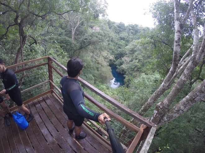 Mirante no meio da trilha.