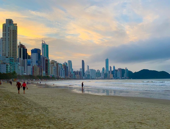 Praia Central de Balneário Camboriú.