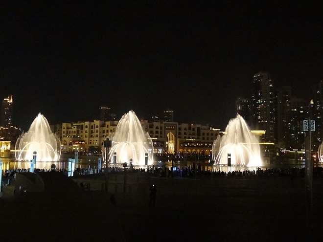 Dubai Fountain.