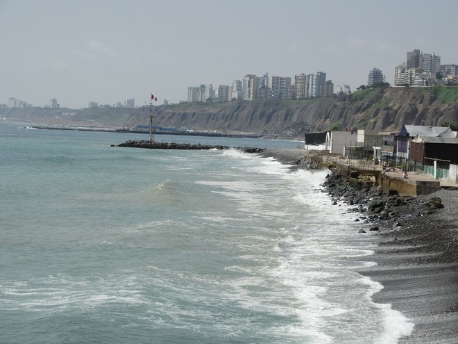 Vista de Miraflores desde de Barranco.