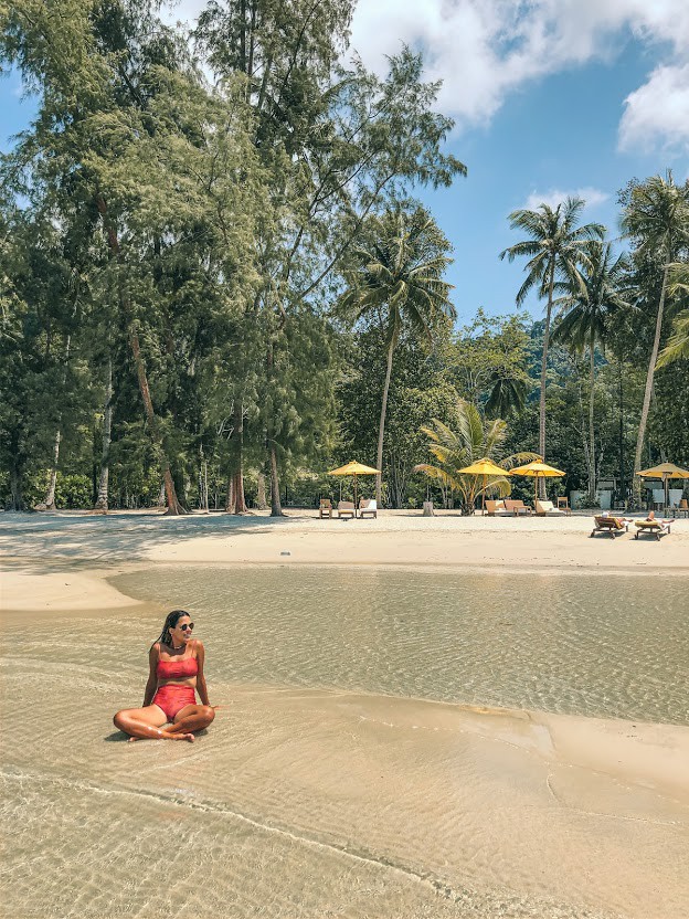 Piscininhas que se formam com a maré baixa