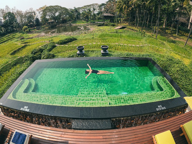 Piscina do Four Seasons Chiang Mai