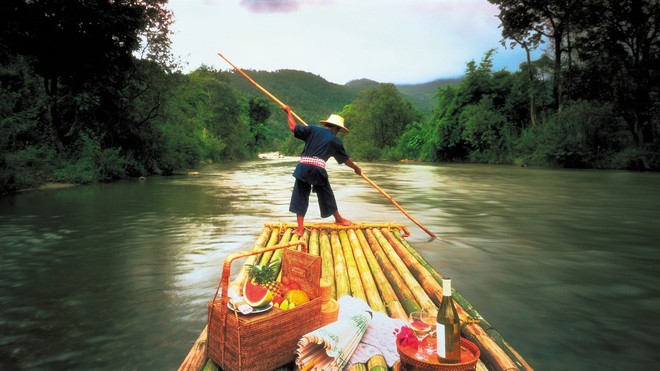Picnic em barco tradicional