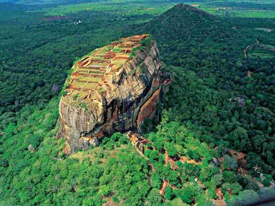 Sri Lanka: A impressionante Fortaleza de Sigiriya por @relatosdeviagens